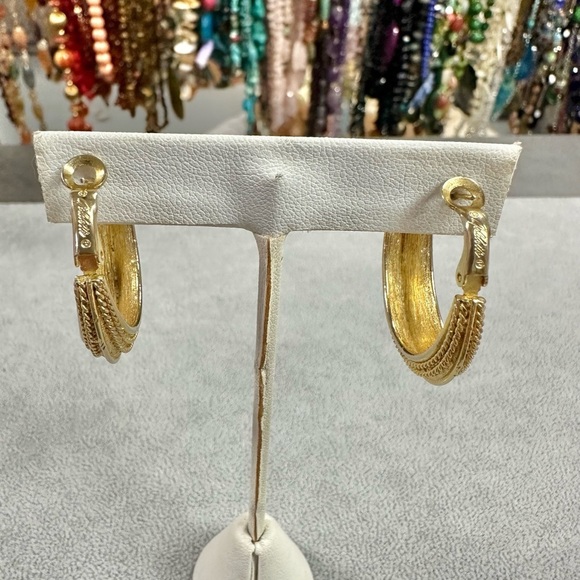 Vintage Goldette Gold Tone Pierced Hoop Earrings - Picture 3 of 3